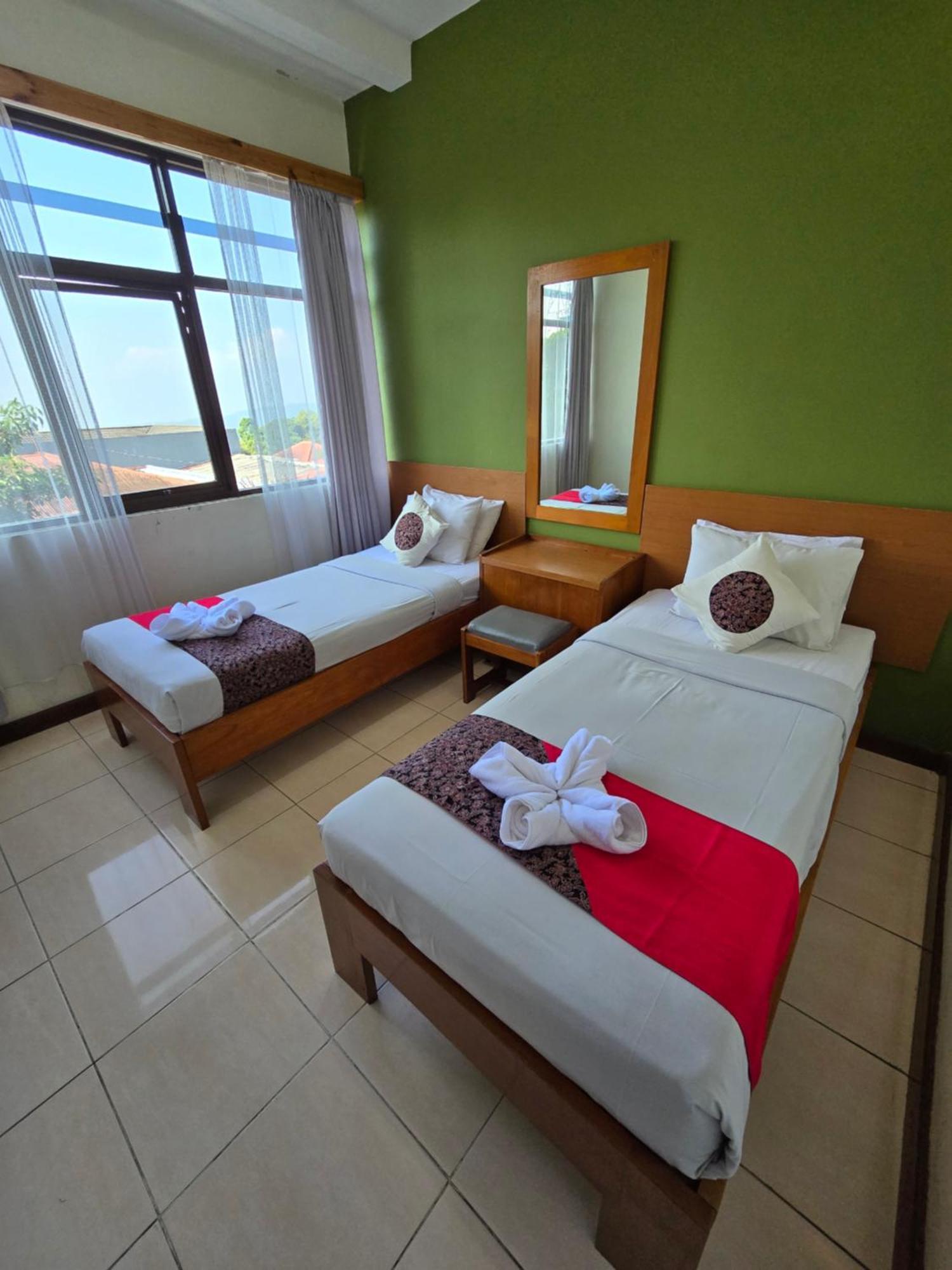 Kusma Hotel Bandungan Semarang Luaran gambar